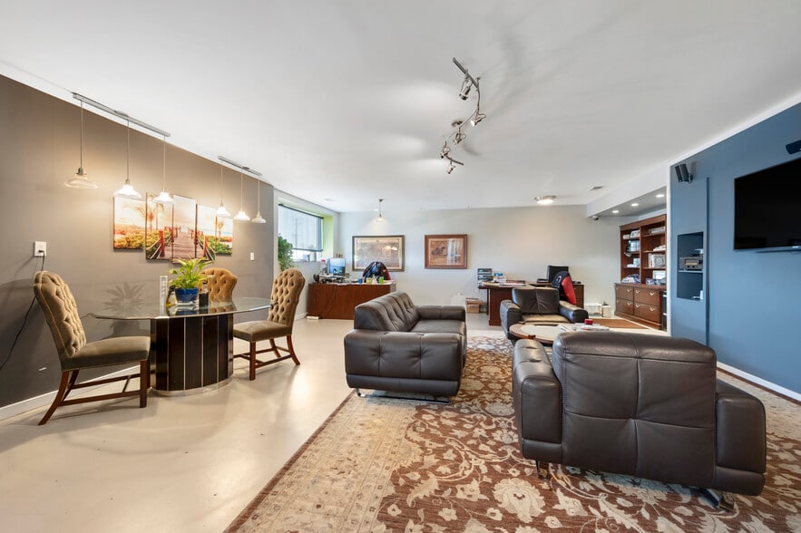 More Photos Of 1905 Brentwood Rd NE, Washington Warehouse For Lease