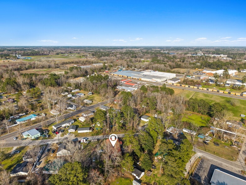 More Photos Of 101 Watering St, Tabor City Flex For Sale