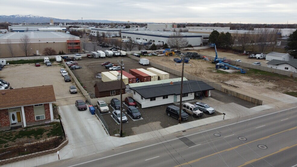 More Photos Of 330 N Linder Rd, Meridian Flex For Sale