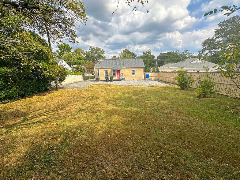 More Photos Of 4154 Clairmont Rd, Atlanta Office For Sale