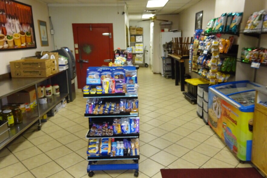 More Photos Of 427 N Chestnut St, Lansdale General Retail For Sale