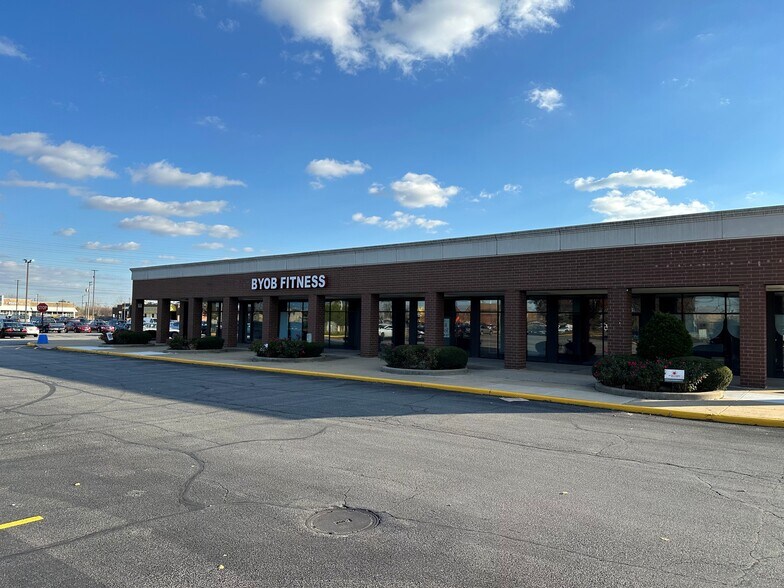 More Photos Of 2 River Pl, Lansing Unknown For Lease