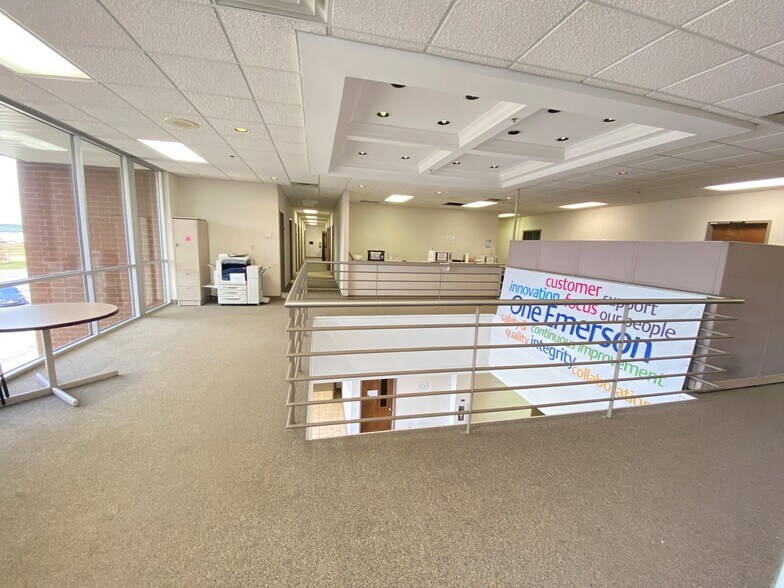 More Photos Of 2633 Campbell Rd, Sidney Office For Sale