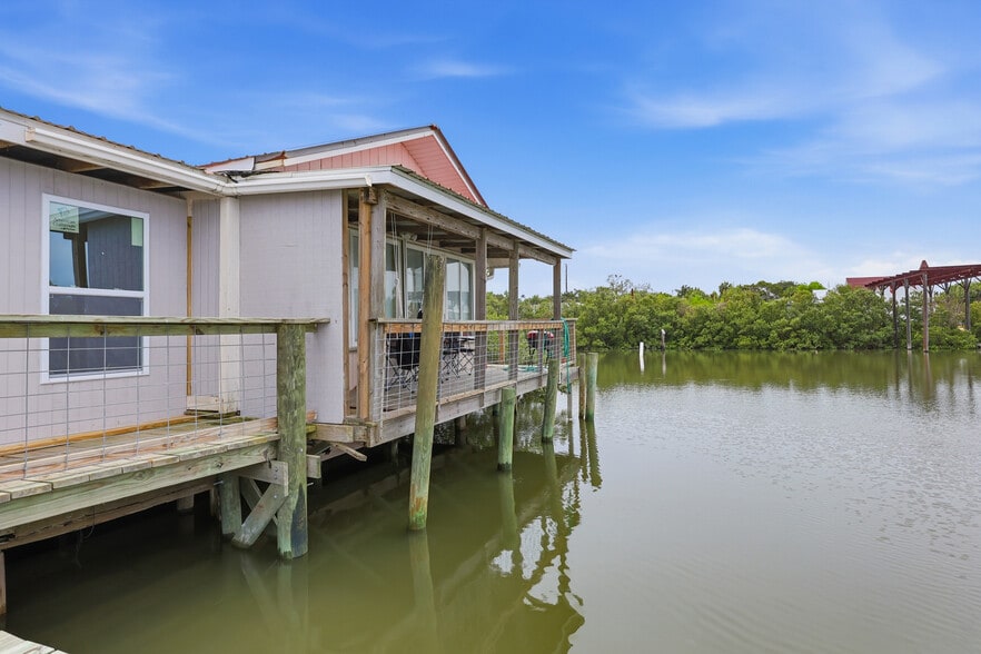 More Photos Of 505 3rd St, Cedar Key Restaurant For Sale