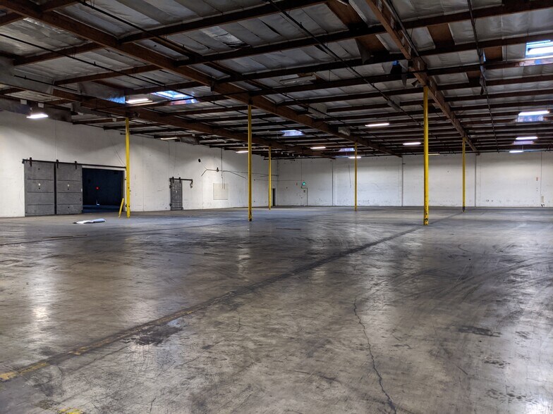 More Photos Of 1118 E 223rd St, Carson Warehouse For Lease