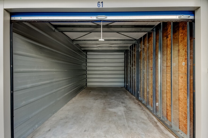 More Photos Of 921 E Norvell Bryant Hwy, Hernando Self Storage For Sale