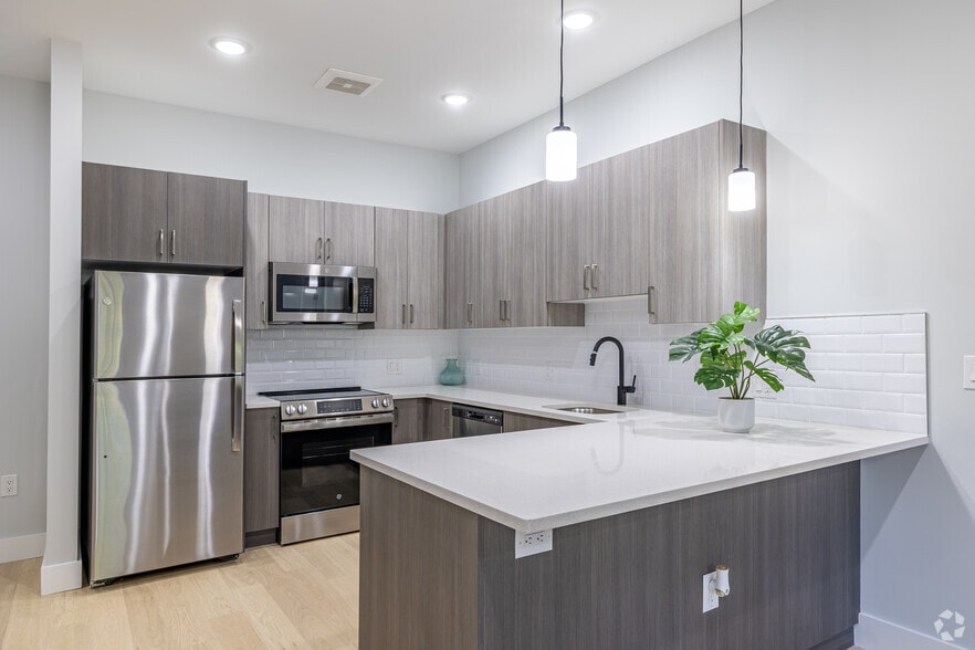 More Photos Of 34-40 Hudson St, Newark Apartments For Lease