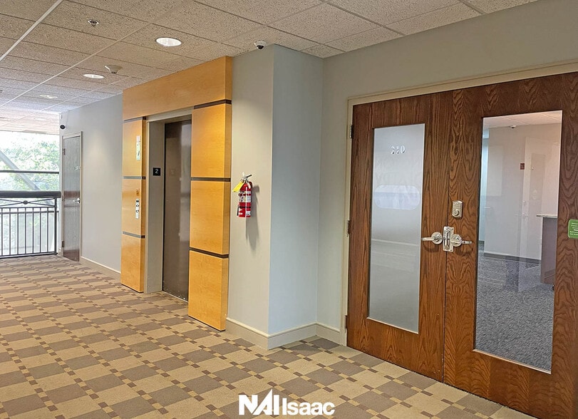 More Photos Of 2700 Old Rosebud Rd, Lexington Office For Sale