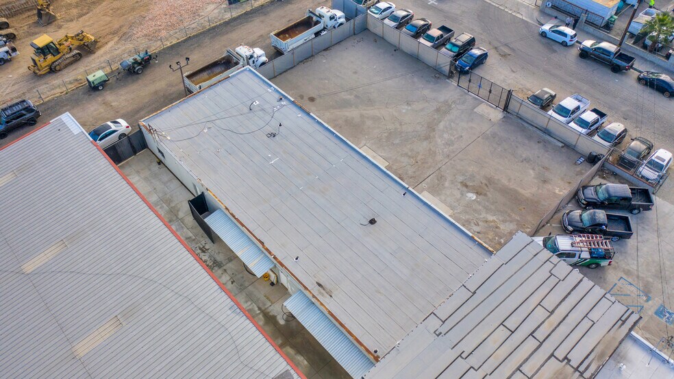 More Photos Of 23045 Drayton St, Santa Clarita Warehouse For Sale