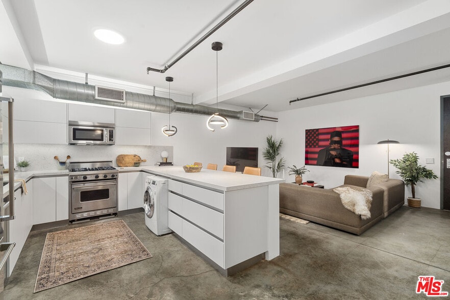 More Photos Of 1046 Princeton Dr, Venice Loft Creative Space For Sale