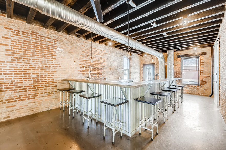 More Photos Of 289 E Main St, Westminster Office Residential For Lease