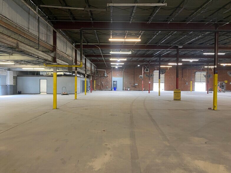 More Photos Of 5524 E 12th St, Tulsa Warehouse For Sale