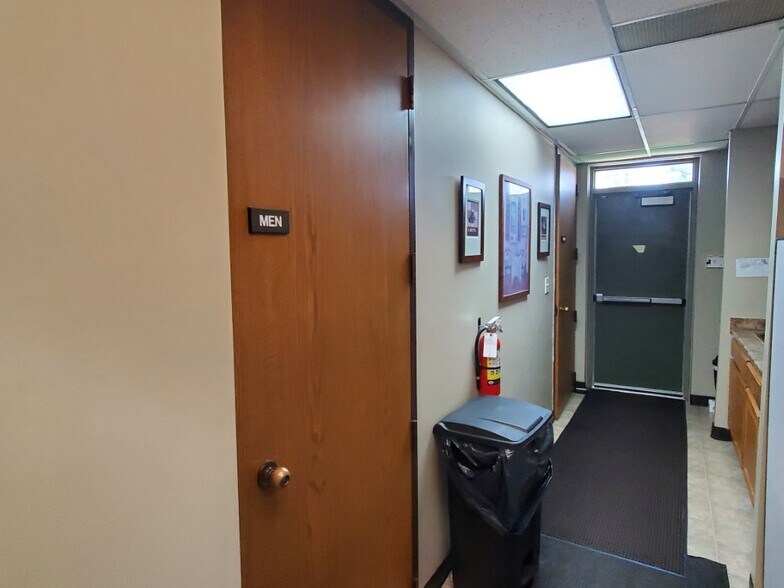 More Photos Of 6258 W Pierson Rd, Flushing Medical For Lease