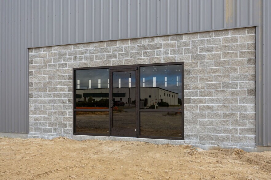More Photos Of 970 Woodridge Park Rd, Greenville Refrigeration Cold Storage For Lease