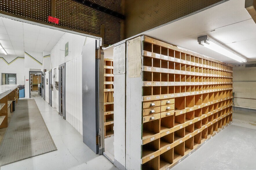 More Photos Of 12258 Buchanan Trl W, Mercersburg Flex For Lease