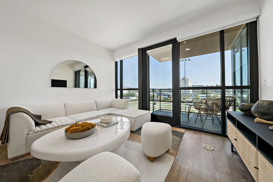 More Photos Of 200 N Vermont Ave, Los Angeles Apartments For Lease