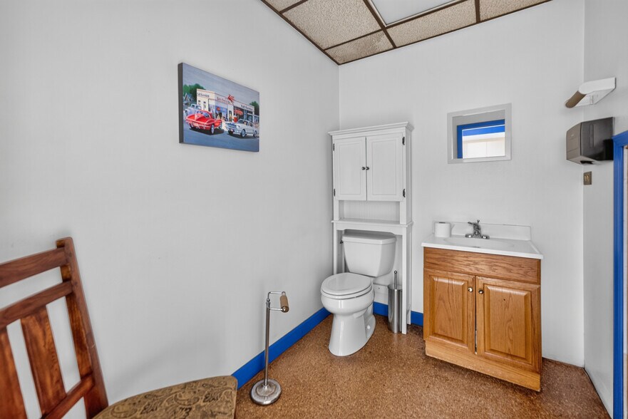 More Photos Of 520 S River St, Batavia Warehouse For Sale