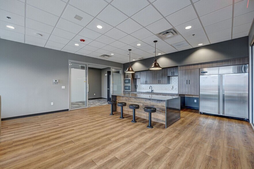 More Photos Of 6740 Rock Spring Rd, Wilmington Office For Lease