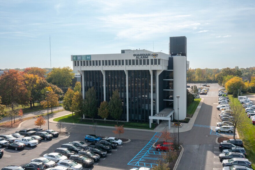 More Photos Of 26711 Northwestern Hwy, Southfield Office For Sale