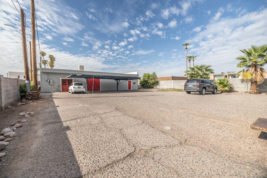 Primary Photo Of 2423 W Campbell Ave, Phoenix Warehouse For Lease