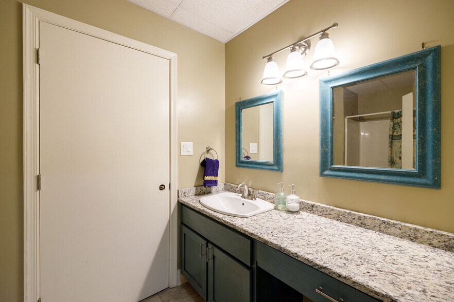 More Photos Of 100 N Sycamore St, Petersburg Storefront Retail Residential For Sale