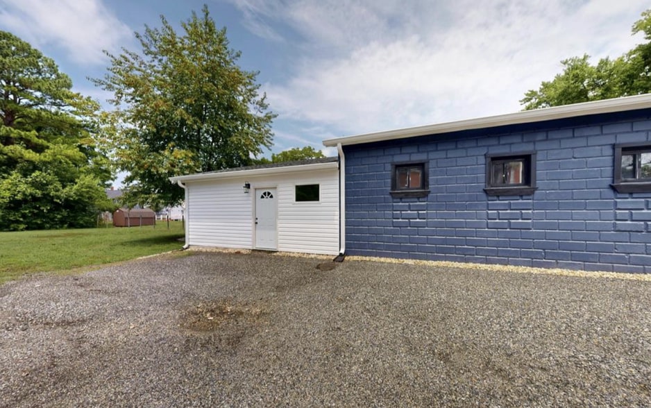 More Photos Of 38 Main St, East New Market Office For Lease