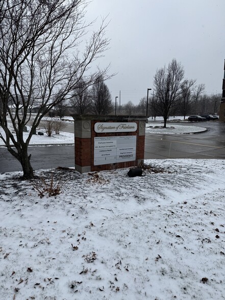 More Photos Of 822 Kumho Dr, Fairlawn Medical For Sale