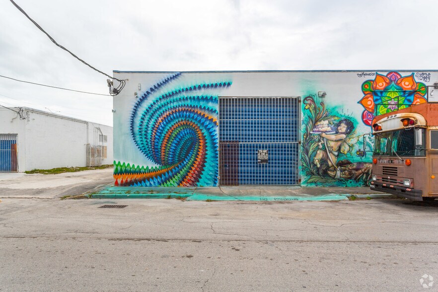 More Photos Of 591-599 NW 71st St, Miami Warehouse For Lease