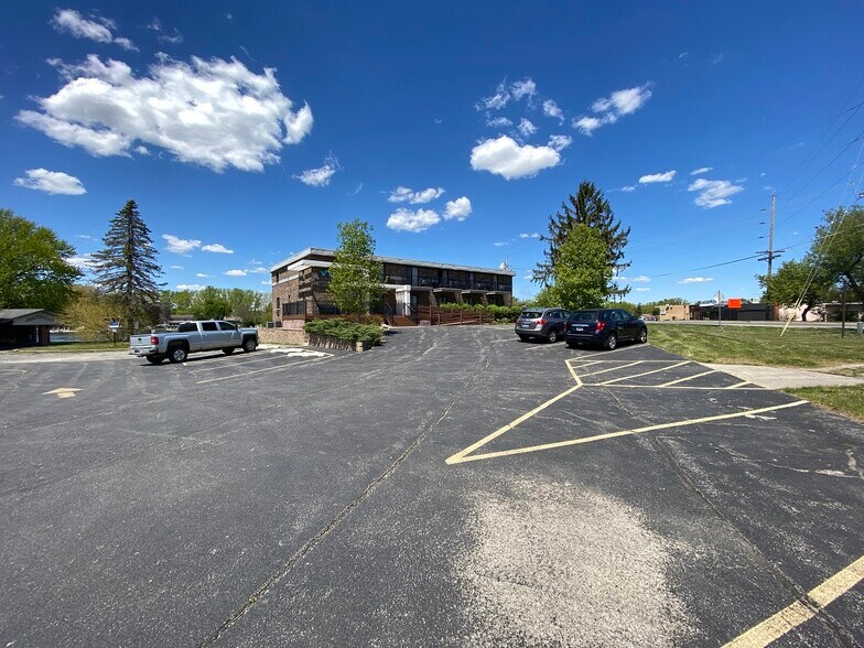 More Photos Of 3309 N Chapel Hill Road, Johnsburg Hotel For Sale