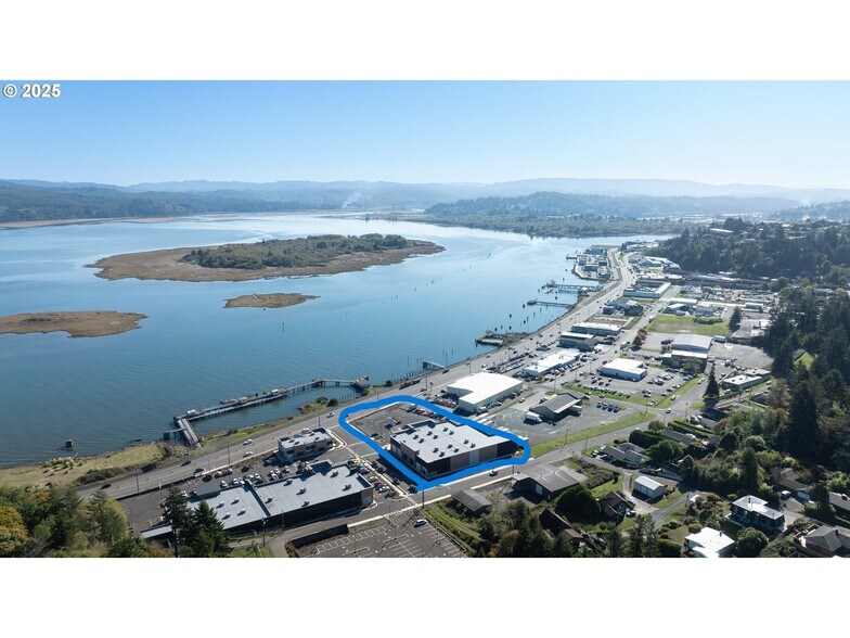 More Photos Of 1233 Teakwood Ave, Coos Bay General Retail For Sale