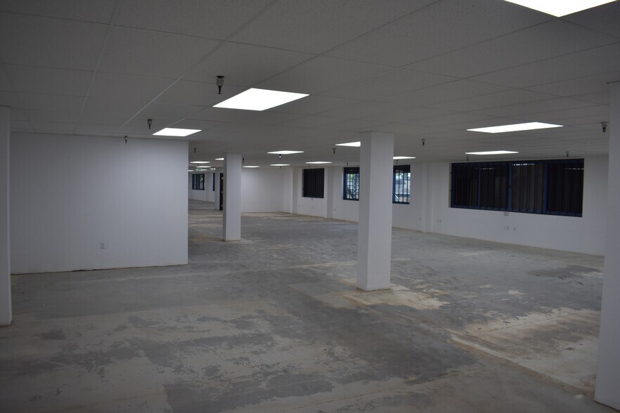 More Photos Of 12150 S Alameda St, Lynwood Office For Lease