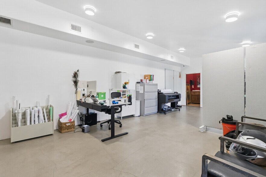 More Photos Of 1040 251st St, Harbor City Industrial For Sale