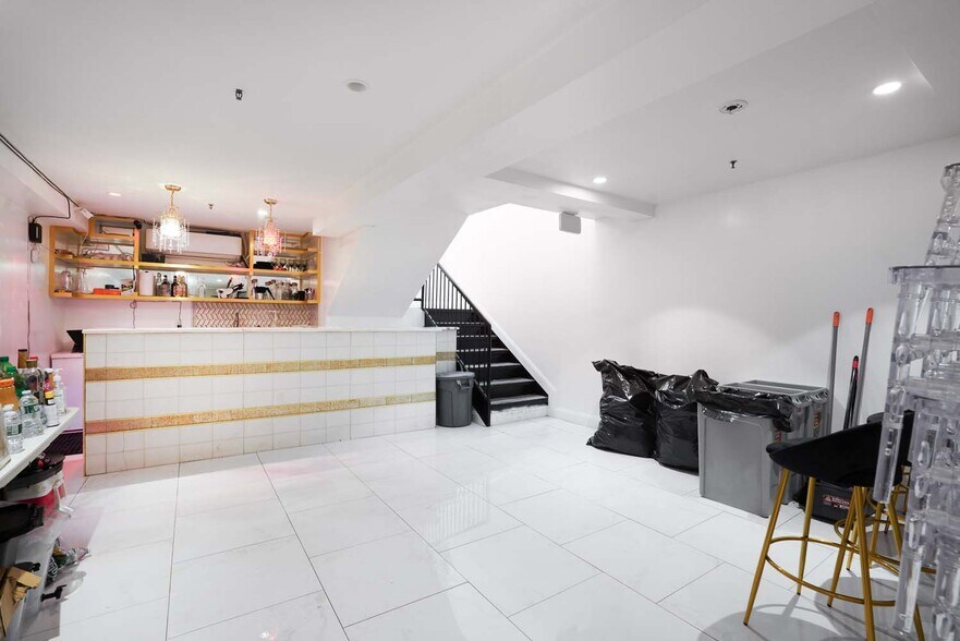 More Photos Of 577 Lafayette Ave, Brooklyn Storefront Retail Residential For Lease