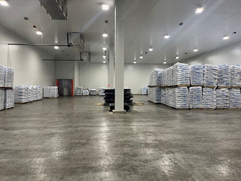 More Photos Of 1300 SE Little Beaver Dr, Grimes Warehouse For Lease