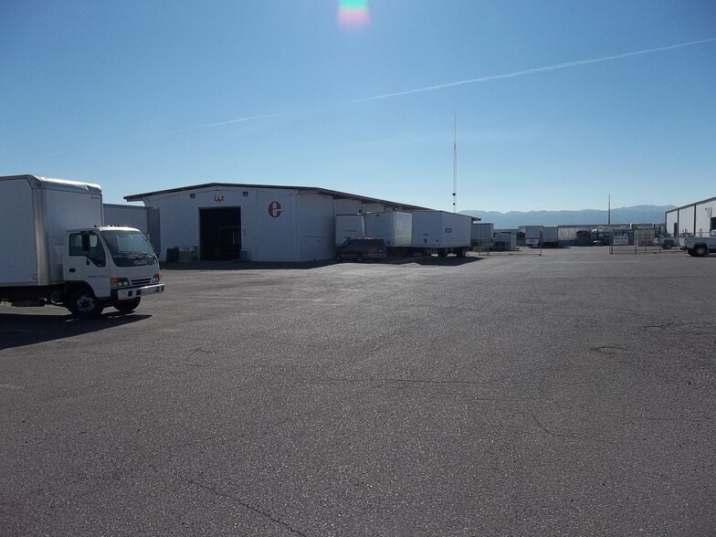 More Photos Of 1315 E Gibson Ln, Phoenix Warehouse For Lease