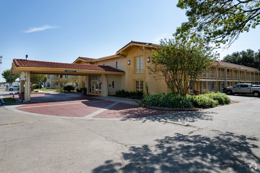 Primary Photo Of 1603 E Oltorf Blvd, Austin Hotel For Sale