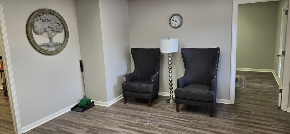 More Photos Of 6424 Lakeover Rd, Jackson Office For Lease