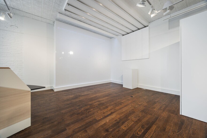 More Photos Of 1910 W North Ave, Chicago Storefront Retail Residential For Lease