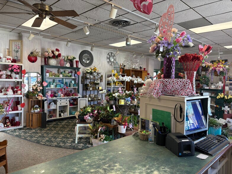 More Photos Of 4-8 S Maryland Ave, Port Washington Storefront For Sale