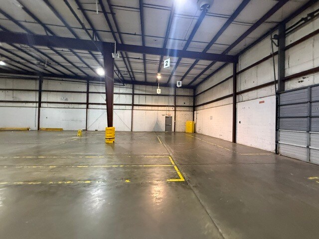 More Photos Of 7801 Sears Blvd, Pensacola Distribution For Lease
