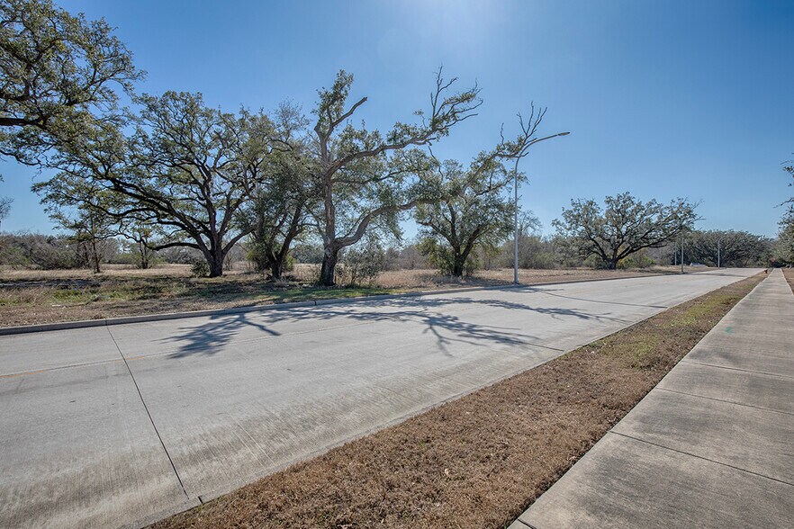 More Photos Of I-45 & Jasmine Ave, Webster Land For Sale