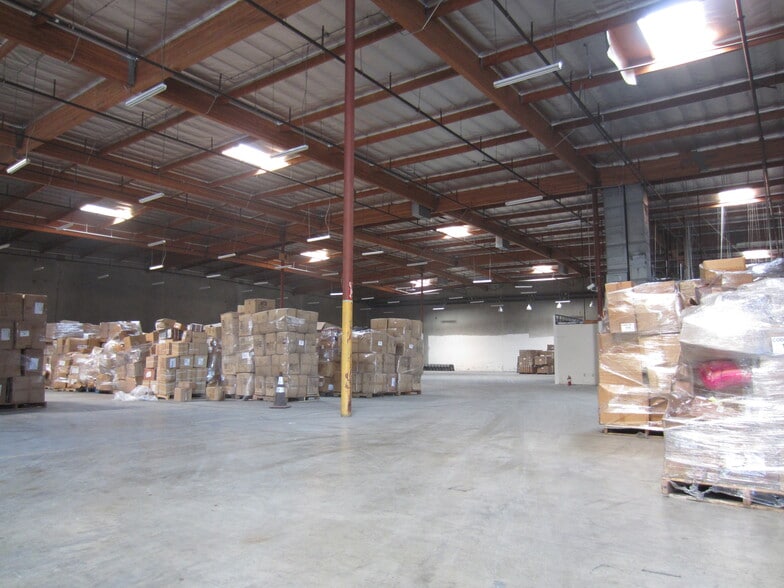 More Photos Of 8963-8969 Bradley Ave, Sun Valley Warehouse For Lease