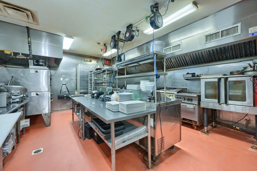 More Photos Of 2701-2703 Horseshoe Pike, Palmyra General Retail For Sale