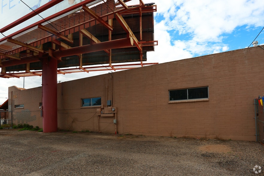 More Photos Of 2801 E Grant Rd, Tucson Freestanding For Lease