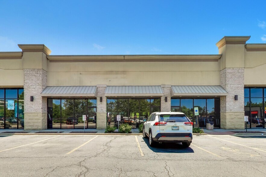 More Photos Of 58-98 E Schoolhouse Rd, Yorkville General Retail For Sale