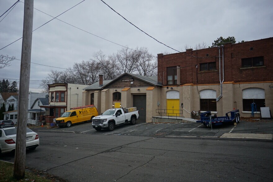 More Photos Of 540-534 Pawling Ave, Troy Freestanding For Lease