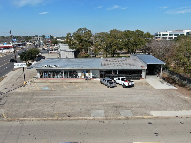 More Photos Of 202 N Frazier St, Conroe Freestanding For Sale