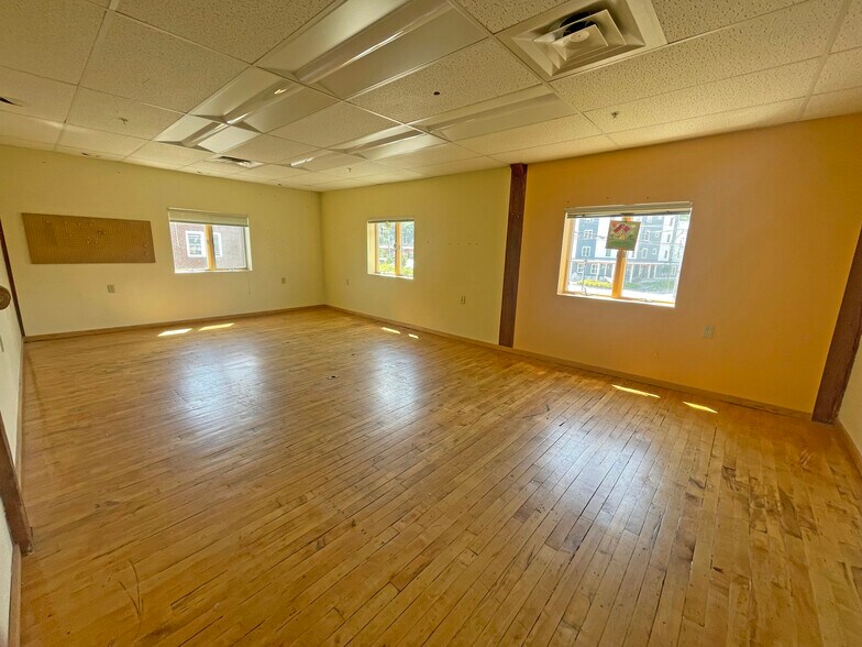More Photos Of 29 Hampshire St, Auburn Office For Sale
