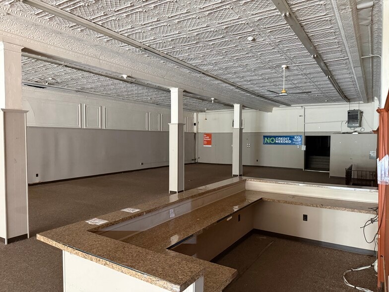 More Photos Of 4023-4025 Market St, Philadelphia Storefront For Lease