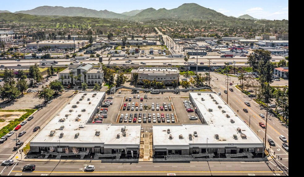 More Photos Of 165 W Hospitality Ln, San Bernardino Flex For Lease